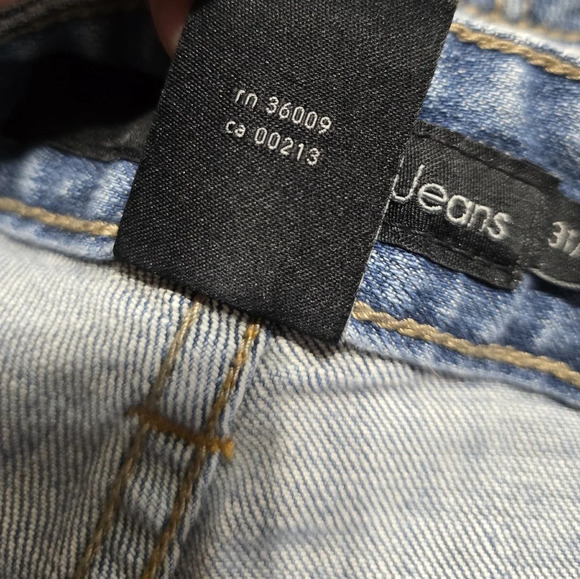 Vintage Y2K Calvin Klein Lean Bootcut Jeans, Relaxed Fit, Low-Mid Rise, EUC! - Picture 12 of 12